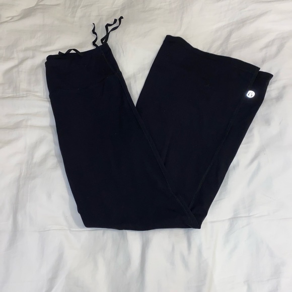 Lululemon flare yoga pants - Picture 1 of 3